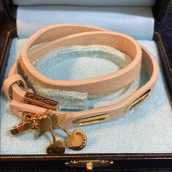 JUICY COUTURE GOLD CHERRIES CHARM BRACELET - Picture 2 of 6